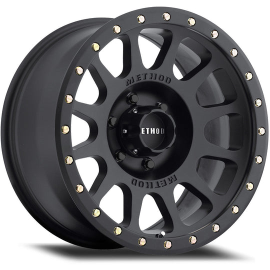 Method MR305 NV wheel in Matte Black - angle view